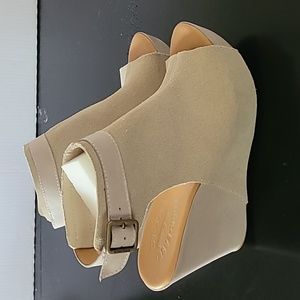 Kork-Ease Nero Taupe  wedges size 8